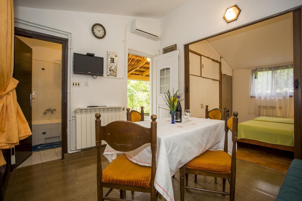 Apartments Pula 1618 Luaran gambar